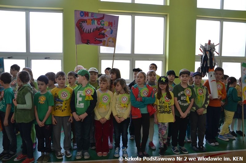wiosenneuroczystociwklasach0iii2.jpg